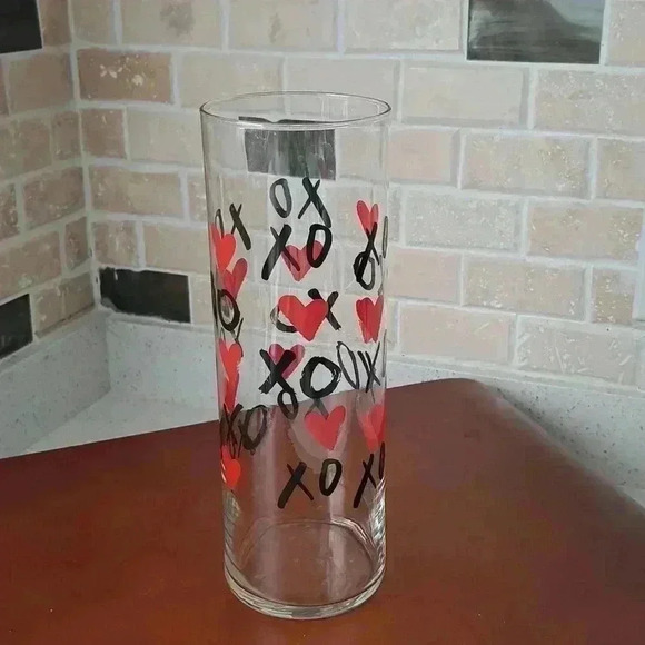 VASE HEARTS AND XO GLASS - Picture 3 of 3